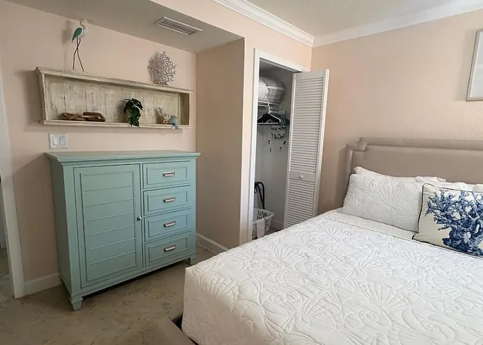 Waves, Sun & Relaxation Retreat * Clearwater Beach