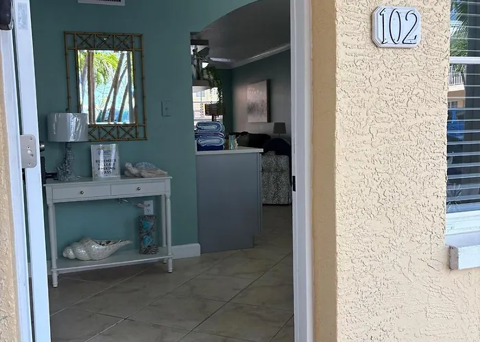 Waves, Sun & Relaxation Retreat * Clearwater Beach